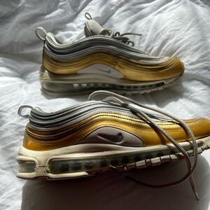 Nike Air Max 97 SE Women's Size 9 US Vast Grey Metallic Gold Sneakers AQ4137-001